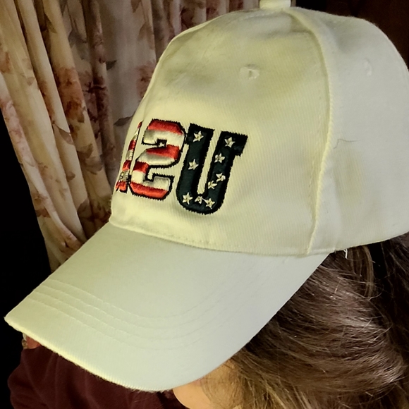 SOLD! White USA embroidered ♥️🤍💙 hat - Picture 3 of 4